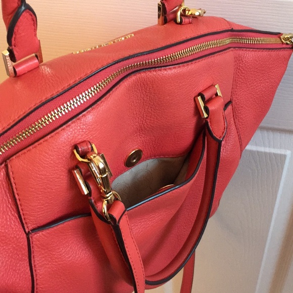 MK Riley Large Satchel - Picture 4 of 8